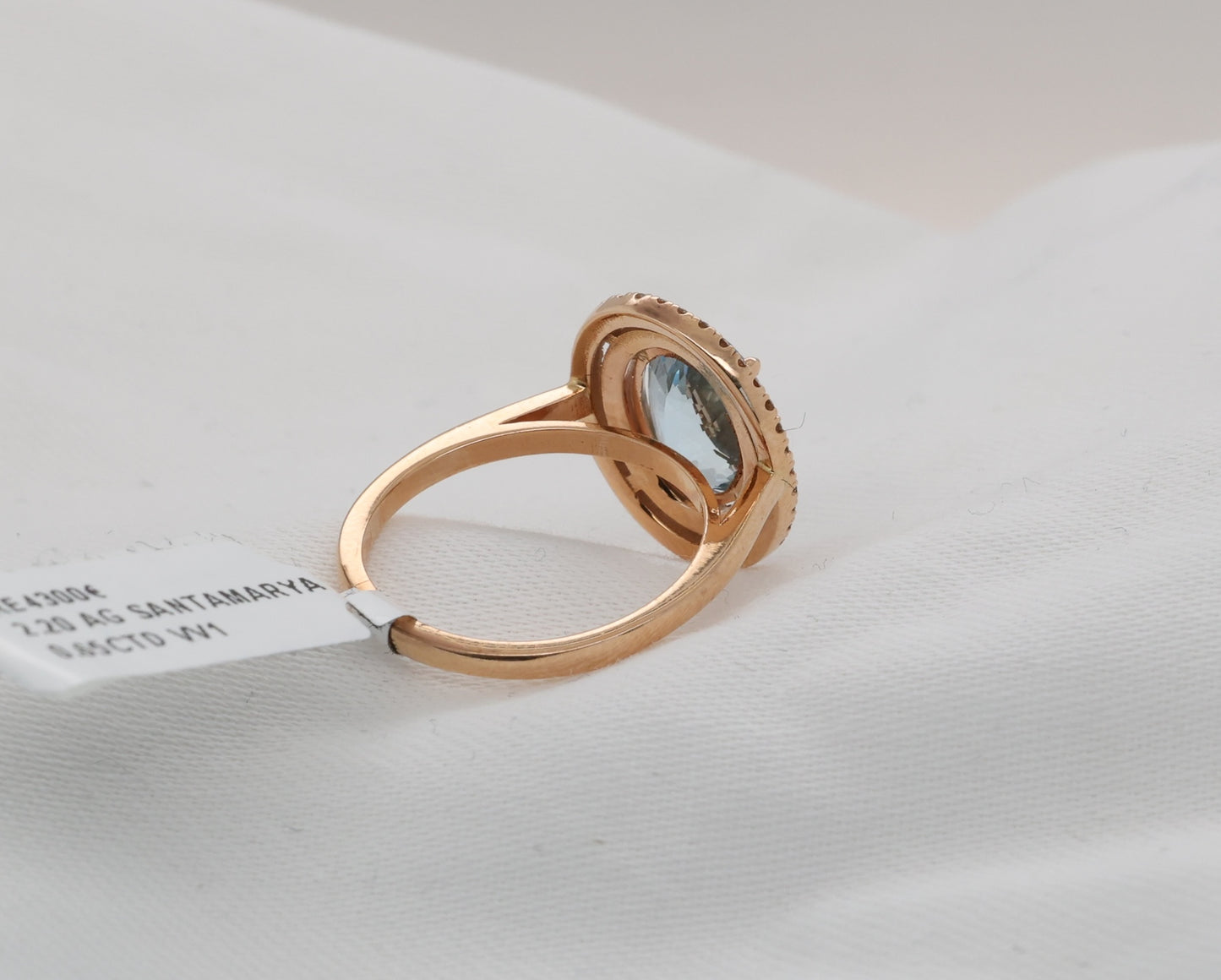 Aquamarine (Santa Maria) ring in 18 Karat Rosegold with diamonds