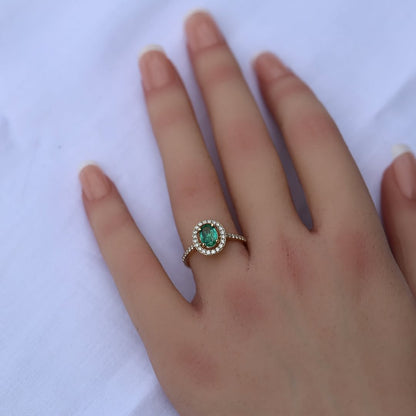 zertifizierter natürlicher sambischer Smaragdring – 18 Karat Gelbgold mit Diamant-Halo