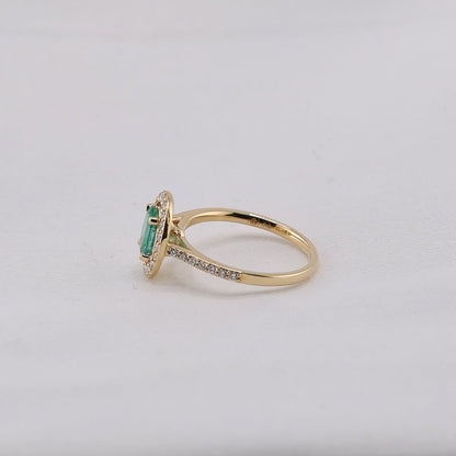 zertifizierter natürlicher sambischer Smaragdring – 18 Karat Gelbgold mit Diamant-Halo