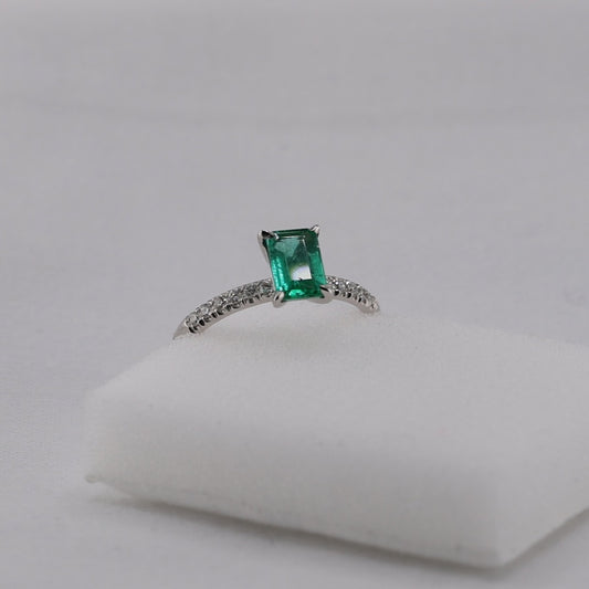 zertifizierter natürlicher sambischer Smaragd-Solitär-Ring – 18 Karat Weißgold mit Diamant Pavé Fassung