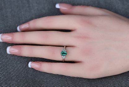 zertifizierter natürlicher russischer Smaragdring –  in 18 Karat Weißgold