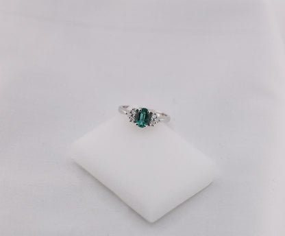zertifizierter natürlicher russischer Smaragdring –  in 18 Karat Weißgold