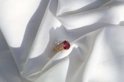 zertifizierter natürlicher Pinker-Turmalin-Ring – lebhaft pinker Turmalin in 18 Karat Gold