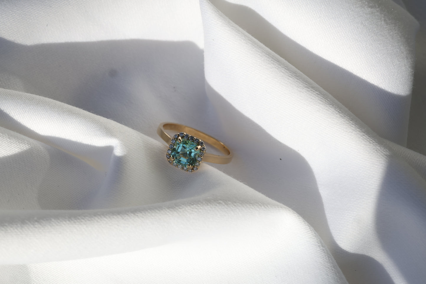 zertifizierter natürlicher Verdelith Turmalin Ring – bläulich-grüner Turmalin in 14 Karat Gold mit Diamanten