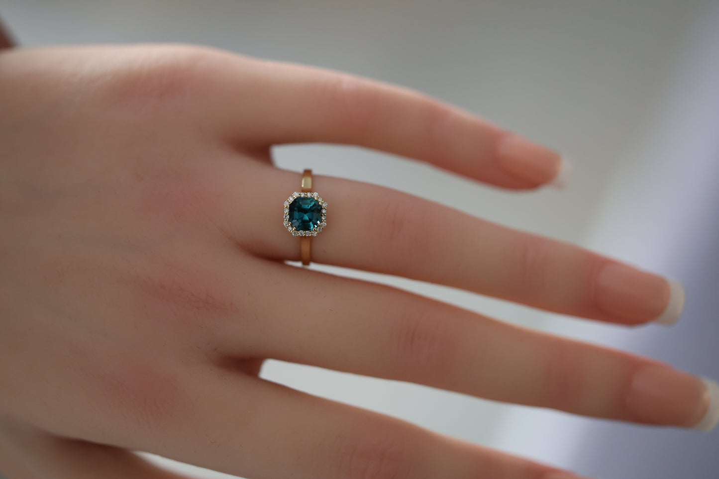 zertifizierter natürlicher Indigolith-Turmalin-Ring –  blauer Turmalin in 14 Karat Gold