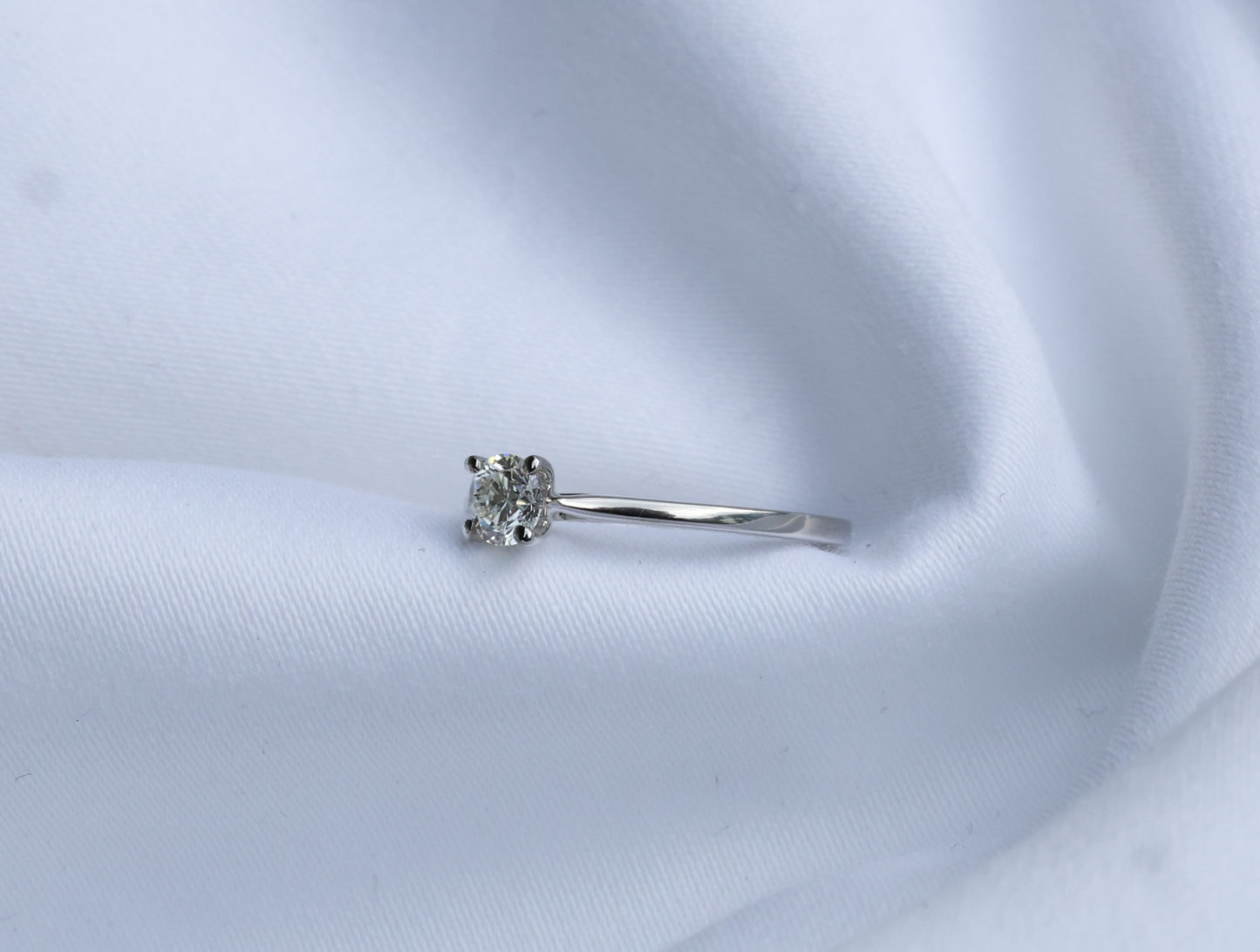 zertifizierter natürlicher Solitär Diamant Ring – 18 Karat Weißgold