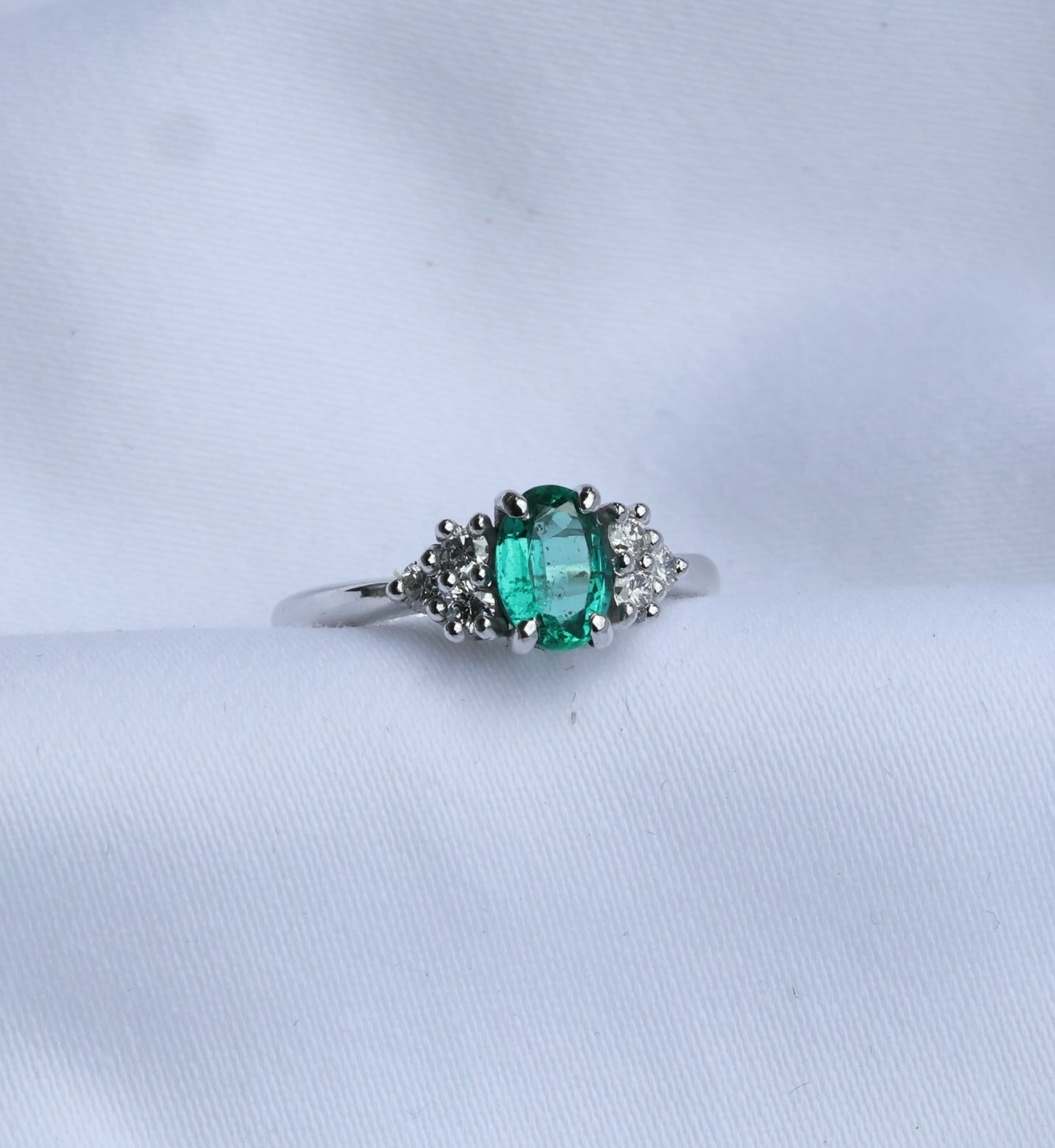 zertifizierter natürlicher russischer Smaragdring –  in 18 Karat Weißgold