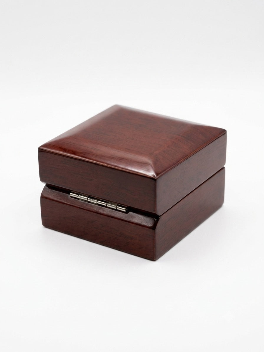 Hochwertige Ring Box in Klavierlack, Mahagoni Optik mit Einlage - Accessoires