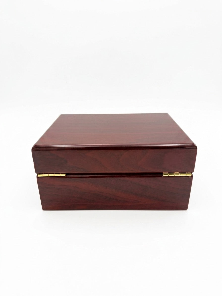 High-Quality Watch Box in Piano Lacquer, Mahogany Finish with Insert - Accessories