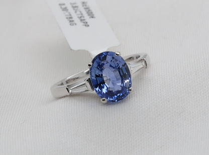 Blauer Saphir Ring in 18 Karat Weißgold mit Diamanten