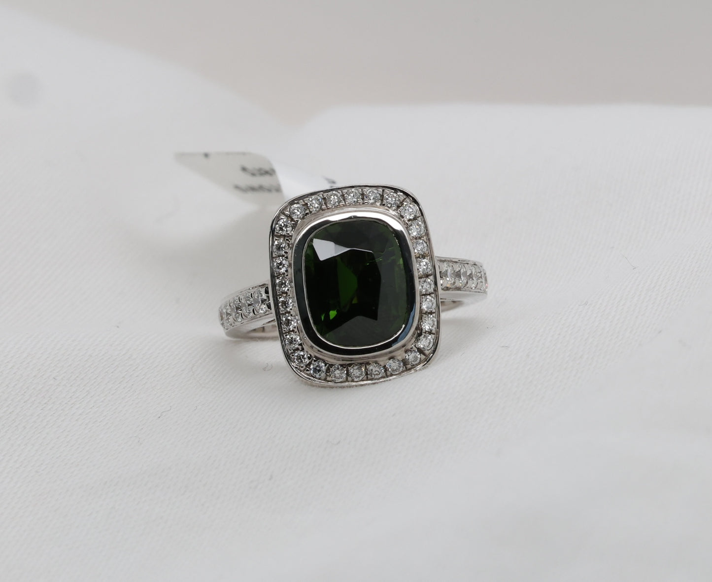 Grüner Turmalin (3.13 ct) Ring in 18K/750er Weißgold mit Diamanten