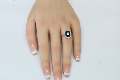 Ruby ring (3.57ct, Burma) in 18 Karat Whitegold with diamonds