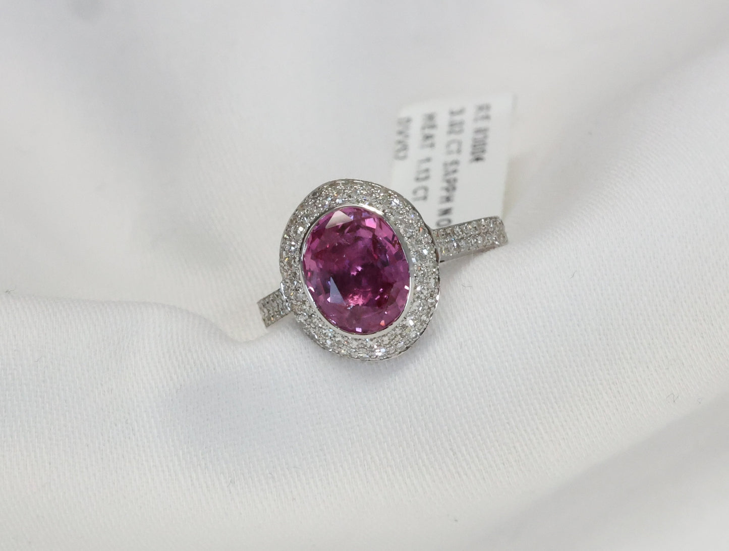 Pinker Saphir (No Heat, 3.02ct) Ring in 18K/750er Weißgold mit 1.13ct Diamanten