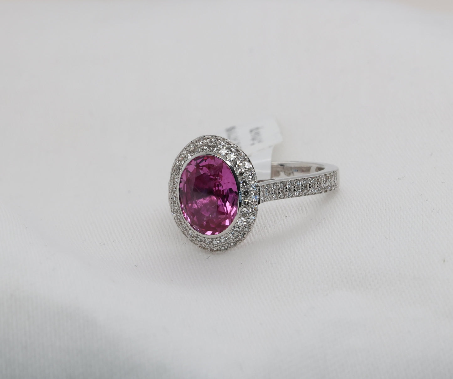 Pinker Saphir (No Heat, 3.02ct) Ring in 18K/750er Weißgold mit 1.13ct Diamanten