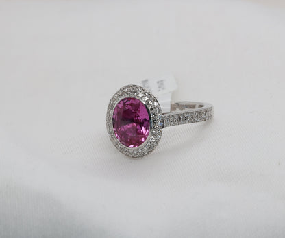 Pinker Saphir (No Heat, 3.02ct) Ring in 18K/750er Weißgold mit 1.13ct Diamanten
