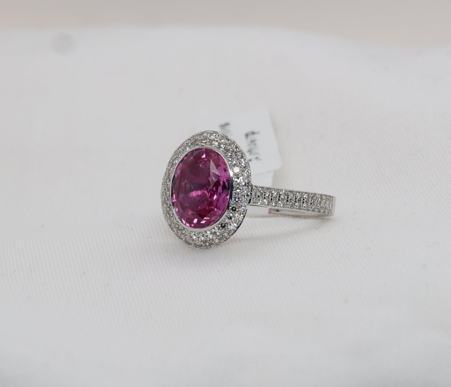 Pinker Saphir (No Heat, 3.02ct) Ring in 18K/750er Weißgold mit 1.13ct Diamanten