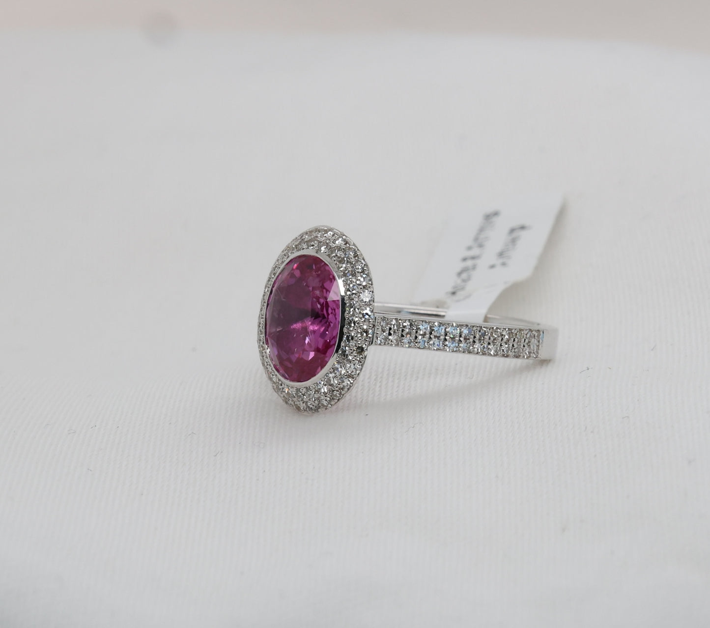 Pinker Saphir (No Heat, 3.02ct) Ring in 18K/750er Weißgold mit 1.13ct Diamanten