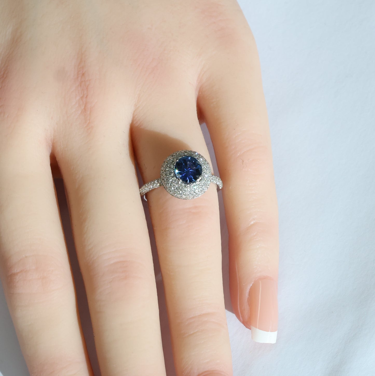 Blauer Saphir (1.09ct, Royal Blue) Ring in 18K/750er Weißgold mit 1.01ct Diamanten