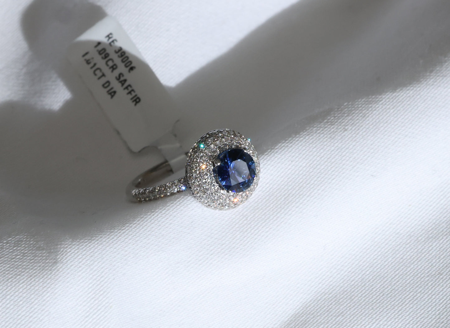 Blauer Saphir (1.09ct, Royal Blue) Ring in 18K/750er Weißgold mit 1.01ct Diamanten