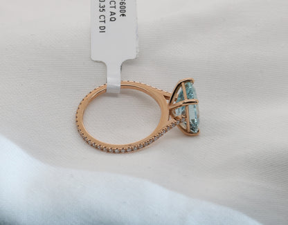 Aquamarine ring in 18 Karat Rosegold with diamonds