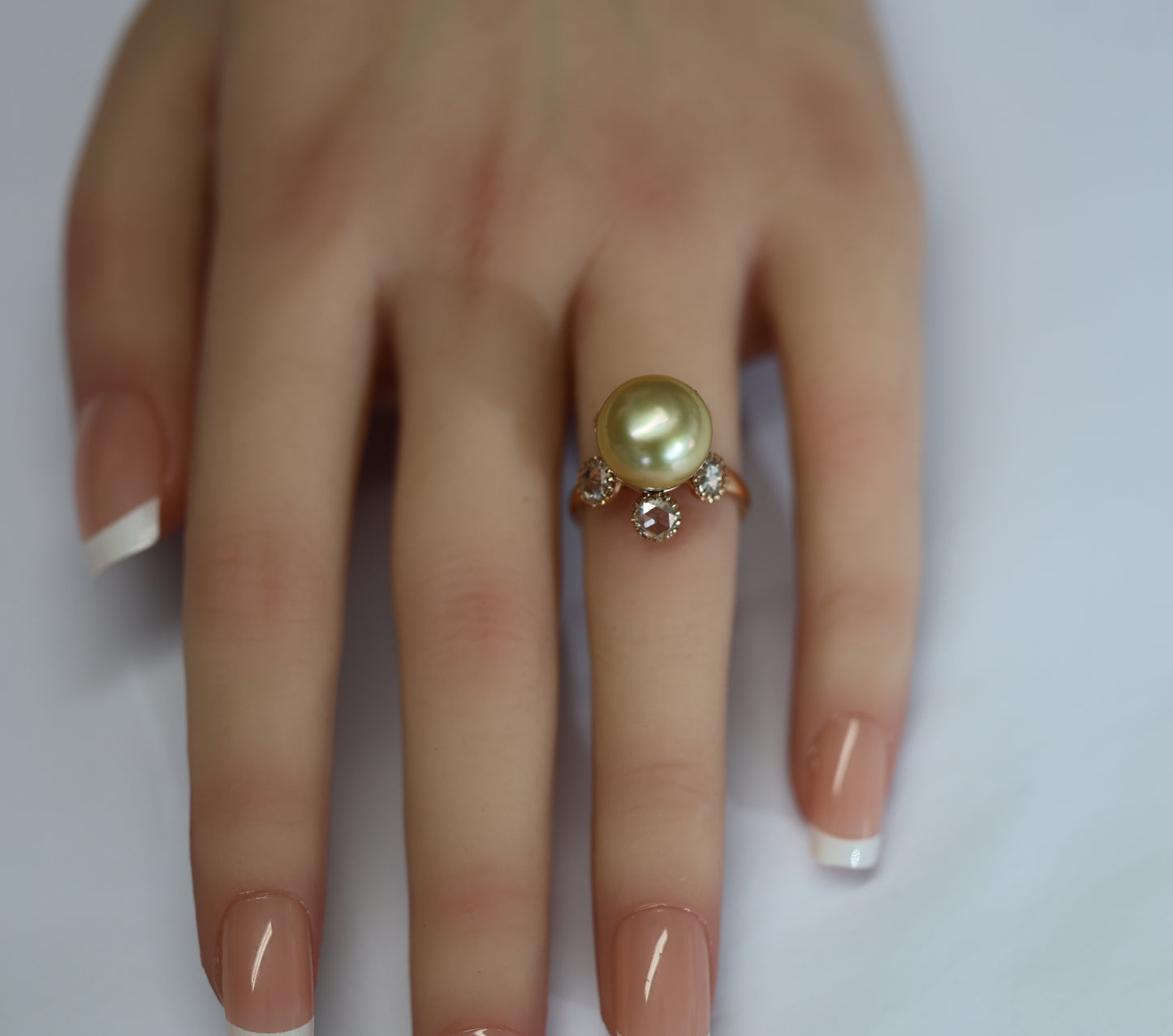 Tahiti-Perle Ring in 18K Roségold mit 1.02ct Diamanten