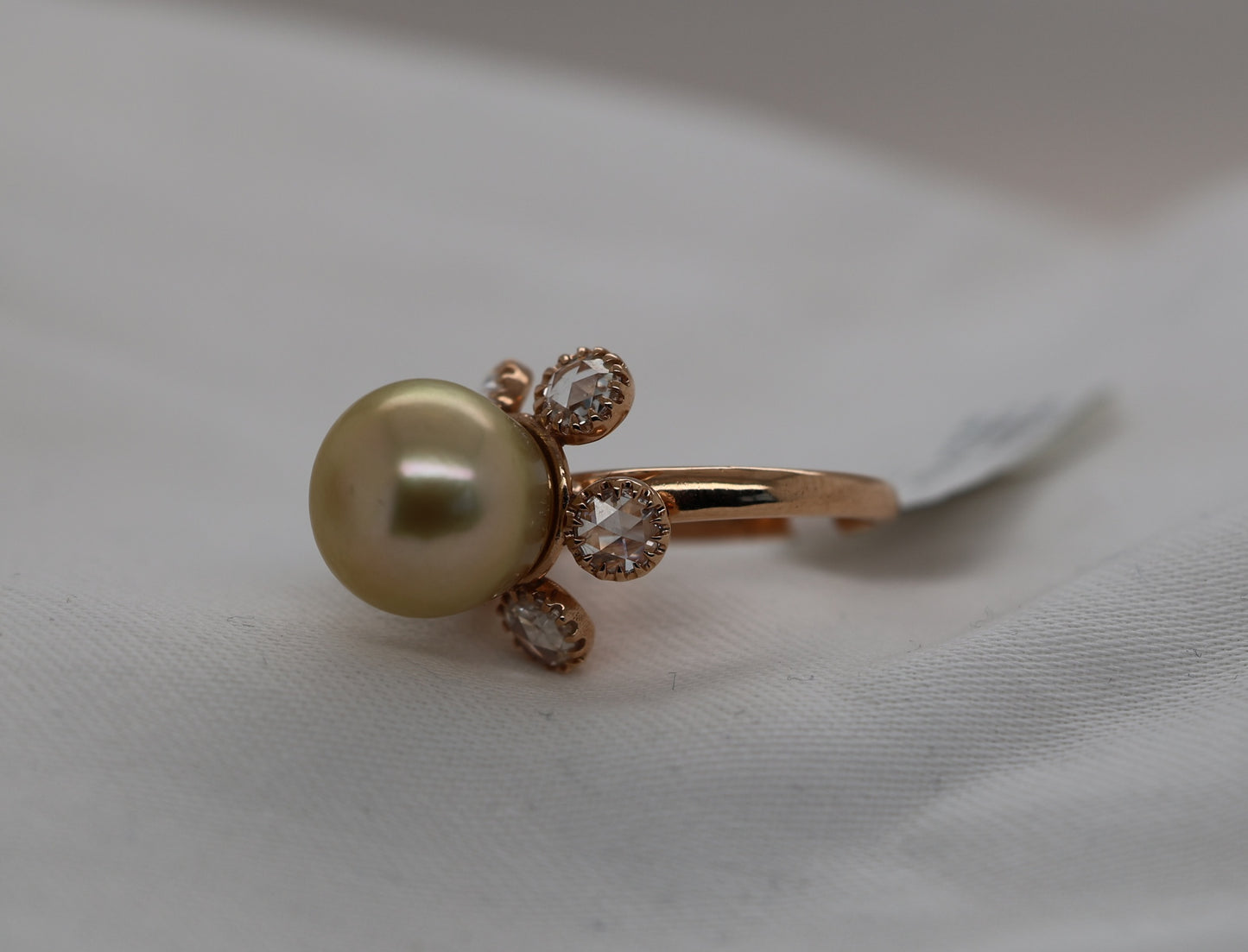 Tahiti-Perle Ring in 18K Roségold mit 1.02ct Diamanten