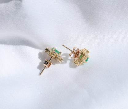 Smaragd (0.70 ct, Brasilien) Ohrstecker mit Diamanten (0.50 ct) – 8K/333er Gold