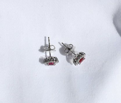 Rubin (Myanmar, Burma) Ohrstecker mit Diamanten – 14K/585er Weißgold
