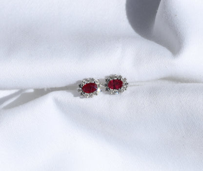 Rubin (Myanmar, Burma) Ohrstecker mit Diamanten – 14K/585er Weißgold