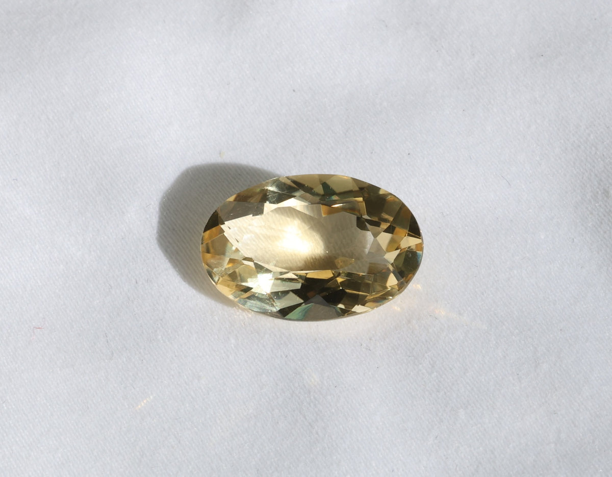 Natürlicher leicht Champagner-farbener Citrin (14ct) – loser Edelstein