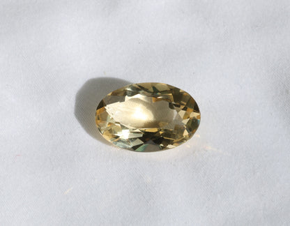 Natürlicher leicht Champagner-farbener Citrin (14ct) – loser Edelstein