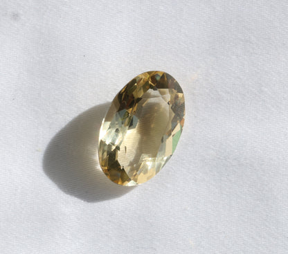 Natürlicher leicht Champagner-farbener Citrin (14ct) – loser Edelstein