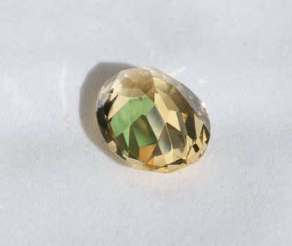 Natürlicher leicht Champagner-farbener Citrin (14ct) – loser Edelstein