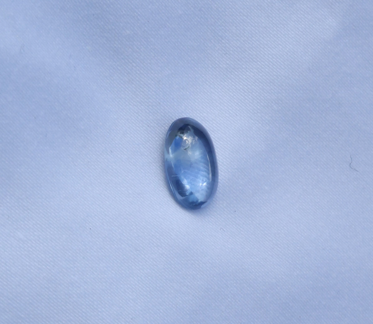 Natürlicher blauer Saphir, unbehandelt (Cabochon, 5.12 ct) – loser Edelstein