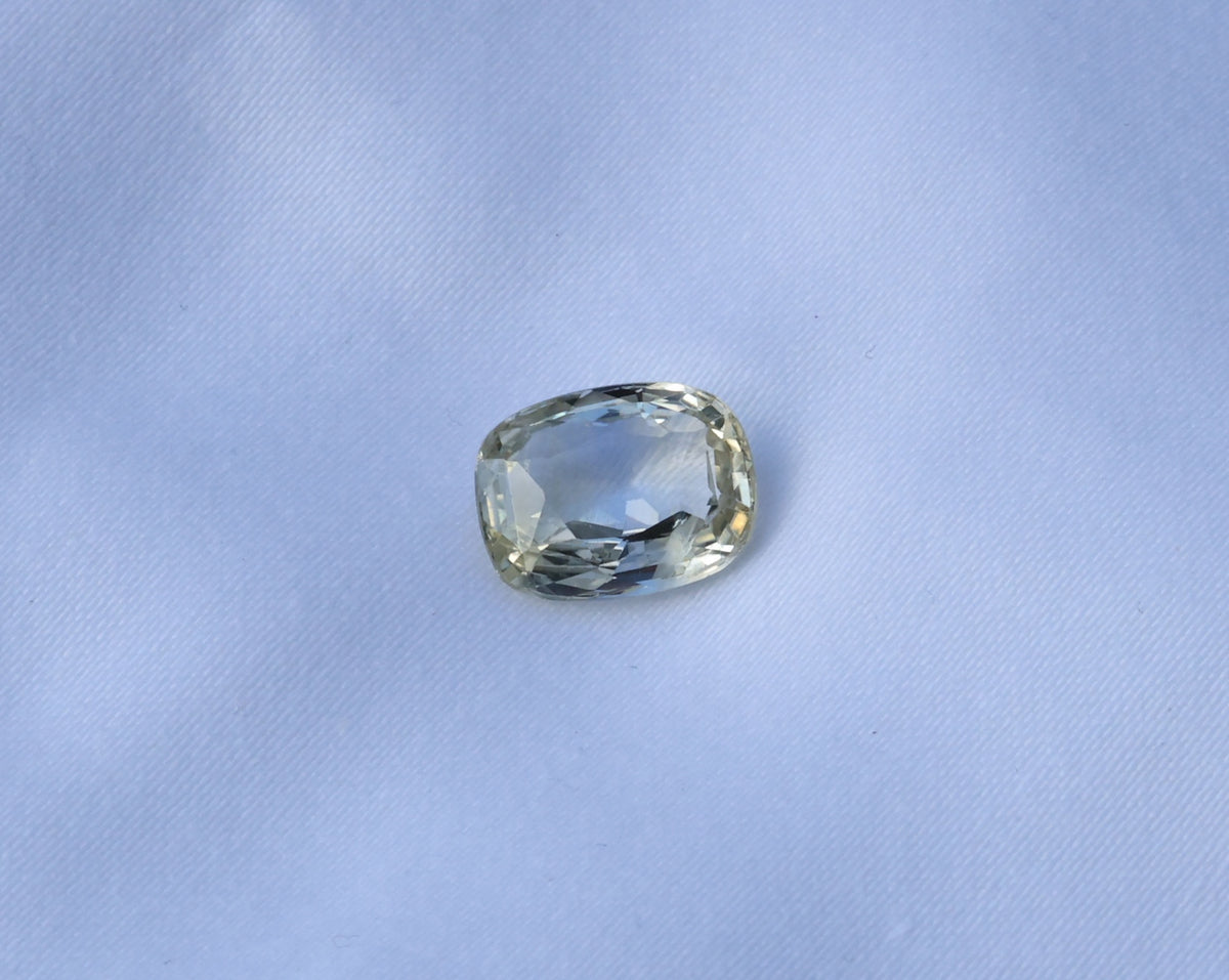 Natürlicher Saphir, unbehandelt (6.81 ct) – loser Edelstein