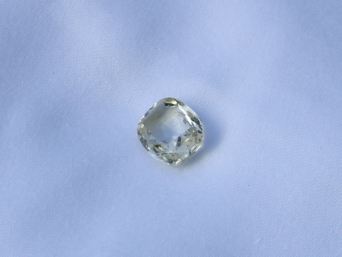 Natürlicher Saphir, unbehandelt (6.81 ct) – loser Edelstein