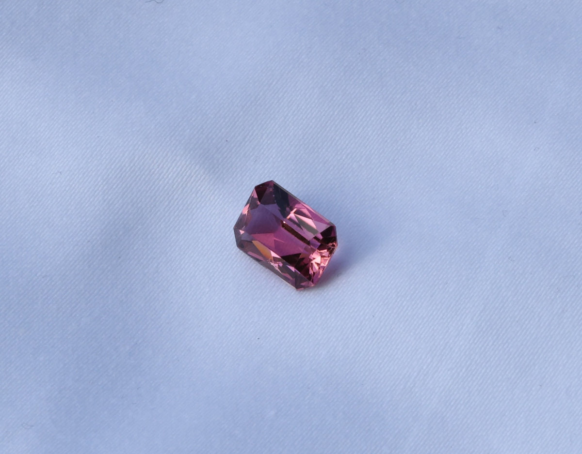 Natürlicher pinker Turmalin (4.35ct) – loser Edelstein