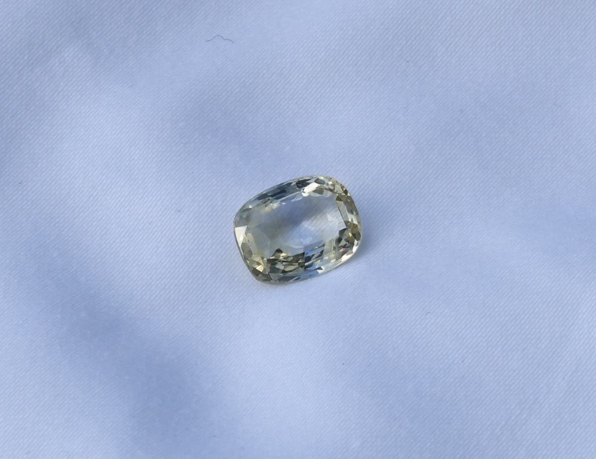Natürlicher Saphir, unbehandelt (6.81 ct) – loser Edelstein
