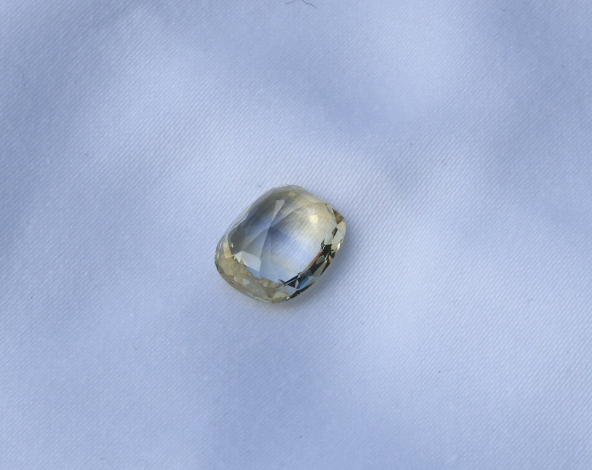 Natürlicher Saphir, unbehandelt (6.81 ct) – loser Edelstein