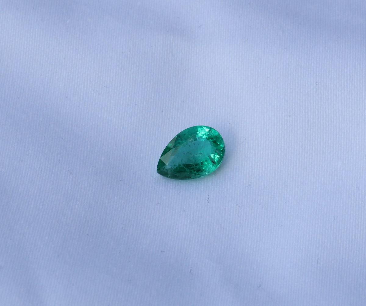 Natural pear-shaped Emerald (Zambia, 1.85 ct) – Loose Gemstone