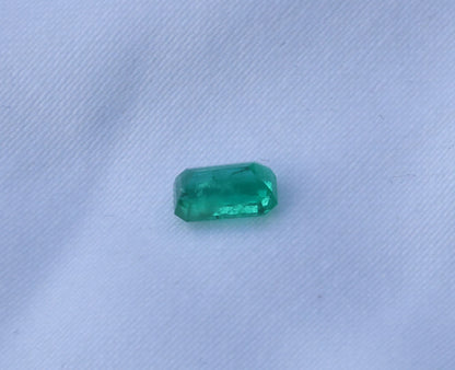 Natürlicher Smaragd (Sambia, Smaragd-Schliff, 1.02ct) – loser Edelstein