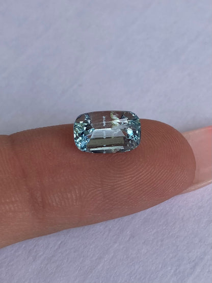 Natural blue aquamarine (1.55 ct) – loose gemstone