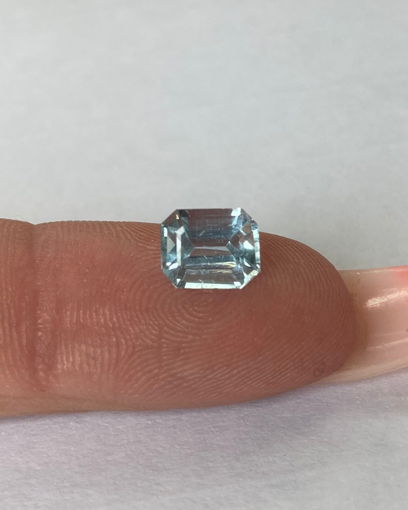 Natürlicher blauer Aquamarin (1.30 ct) – loser Edelstein