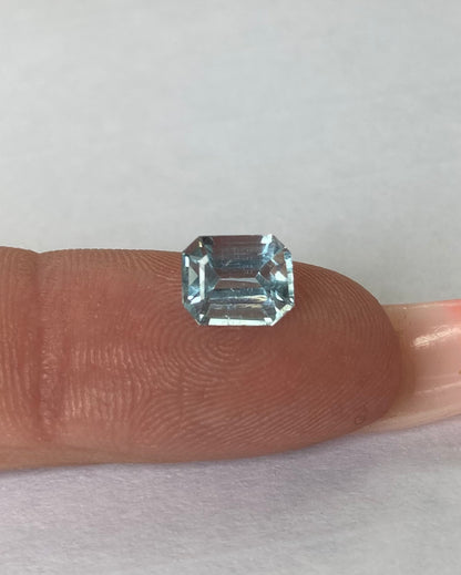 Natürlicher blauer Aquamarin (1.30 ct) – loser Edelstein