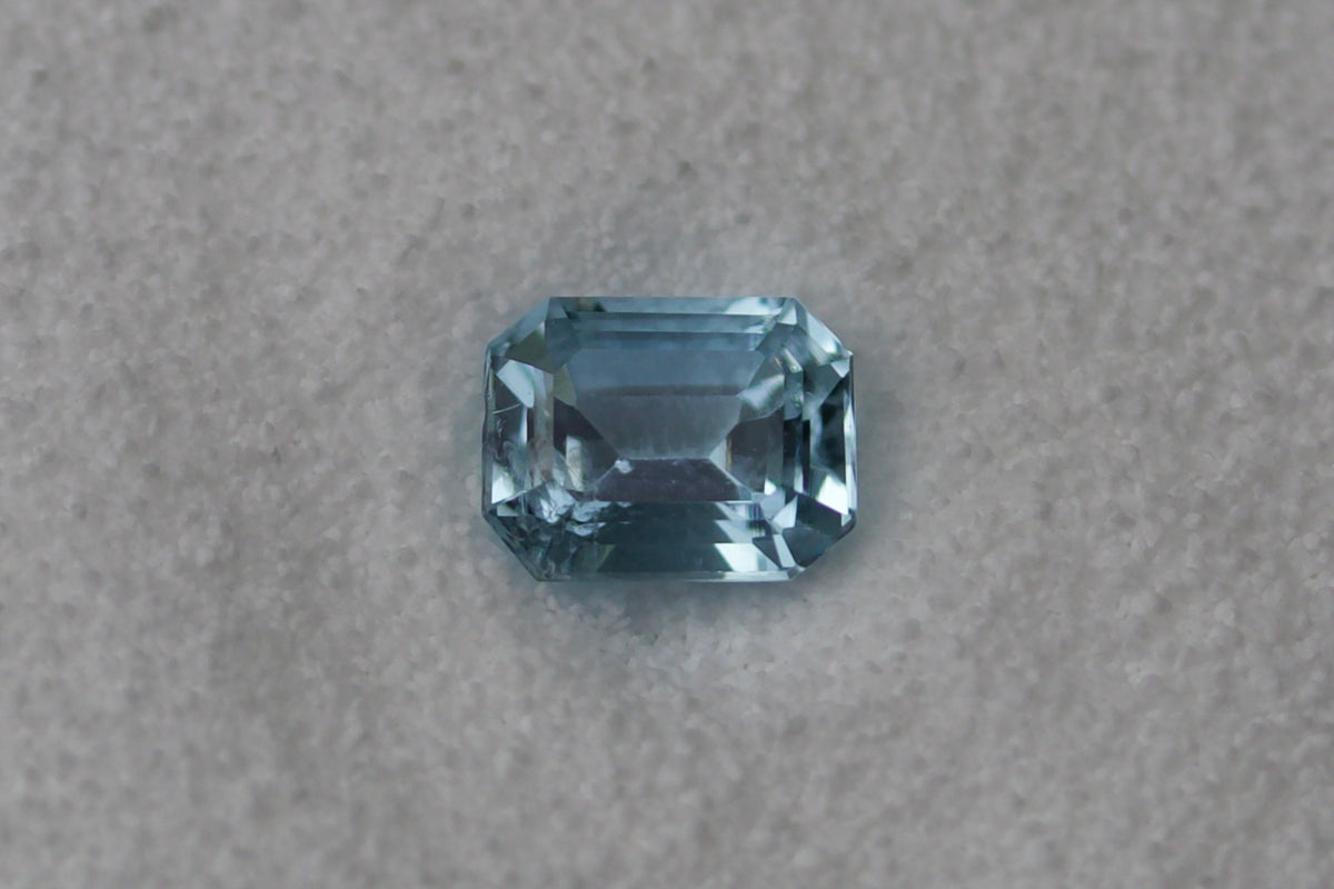 Natürlicher blauer Aquamarin (1.4 ct) – loser Edelstein