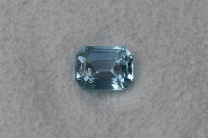 Natürlicher blauer Aquamarin (1.4 ct) – loser Edelstein