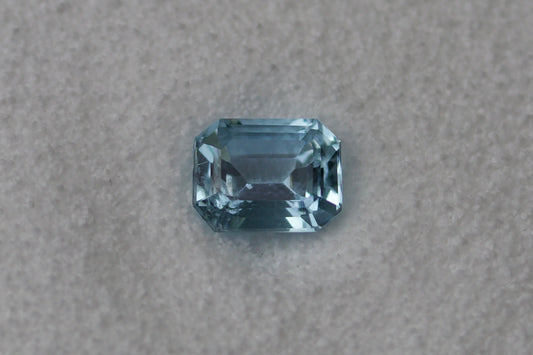 Natürlicher blauer Aquamarin (1.4 ct) – loser Edelstein