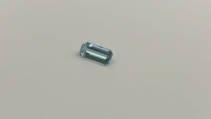 Natürlicher blauer Aquamarin (Baguette Schliff, 1.47 ct) – loser Edelstein