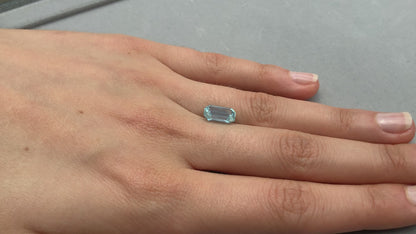 Natural blue aquamarine (1.55 ct) – loose gemstone