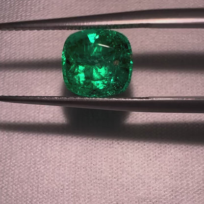 zertifizierter natürlicher afghanischer Smaragdring mit VVS Baguette Diamanten – feine Farb-Qualität in 18 Karat Gold